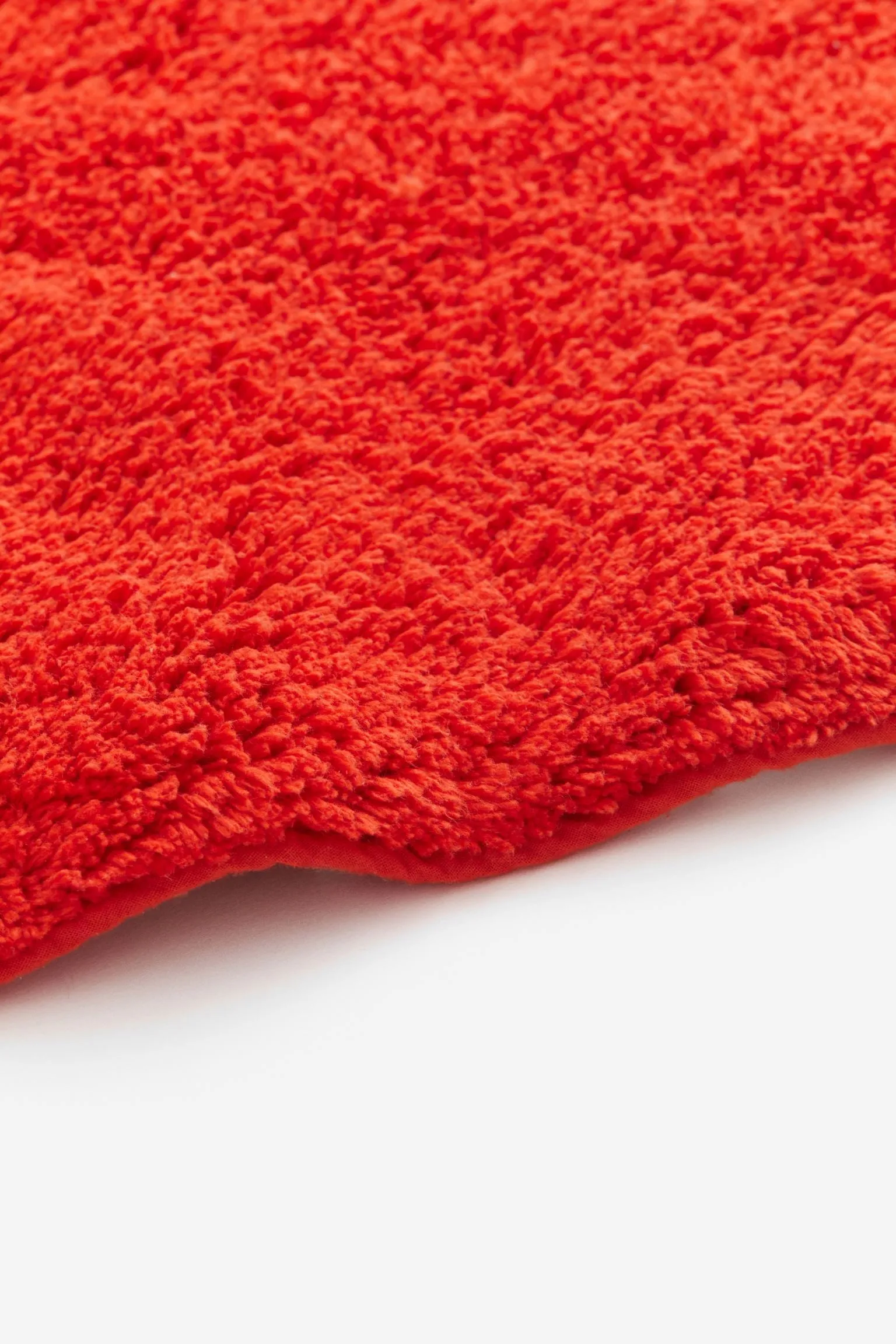 H&M Home Tufted Heart Rug, bright red